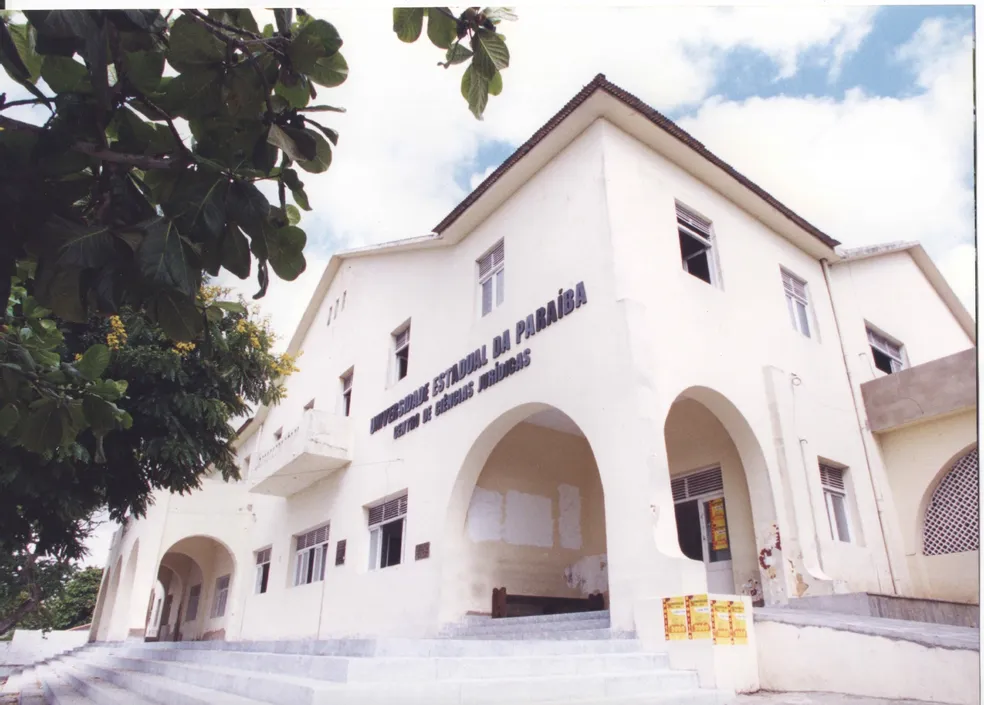 UEPB abre editais para novos cursos e monitoria em 2026.2